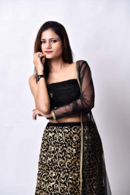 Deepmala Malhotra - Model in Delhi | www.dazzlerr.com