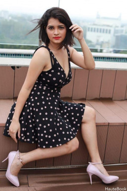 Runa Khan - Model in Pune | www.dazzlerr.com