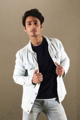 Ali Shaquib - Actor in Mumbai | www.dazzlerr.com