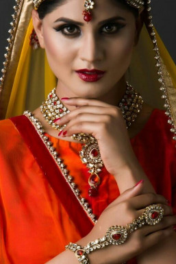 Shoyab Khan - Makeup Artist in Delhi | www.dazzlerr.com