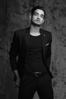 Hemant Gupta - Model in Delhi | www.dazzlerr.com