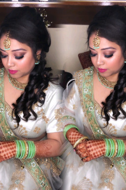 Renu Goswami - Makeup Artist in Delhi | www.dazzlerr.com