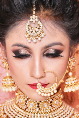 Dhaanvi Mehta - Makeup Artist in  | www.dazzlerr.com