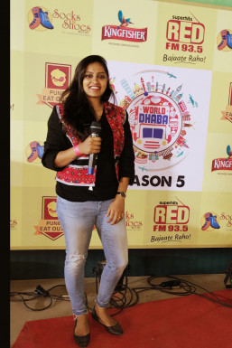 Pooja Oswal - Anchor in Pune | www.dazzlerr.com