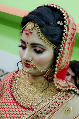 Shalu Kaur - Makeup Artist in Chandigarh | www.dazzlerr.com