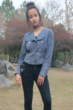 Mahima Thakur - Model in Dharamshala | www.dazzlerr.com