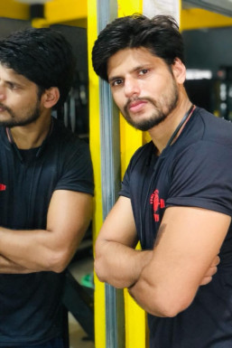 Mohit Sharma - Actor in Baraut | www.dazzlerr.com