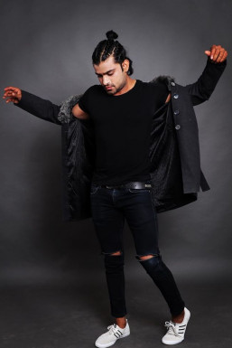 Manish Lohia - Model in Delhi | www.dazzlerr.com