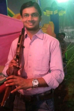 Ashutosh Jha - Anchor in Patna | www.dazzlerr.com