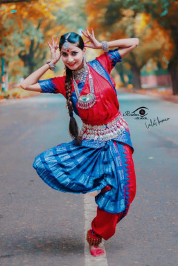 Upakshi  N Dancer - Dancer in Delhi | www.dazzlerr.com