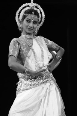 Upakshi  N Dancer - Dancer in Delhi | www.dazzlerr.com