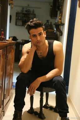 Karan Mehra - Model in Mumbai | www.dazzlerr.com