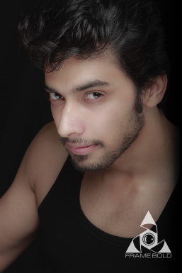 Himanshu Gupta - Model in Navi Mumbai | www.dazzlerr.com