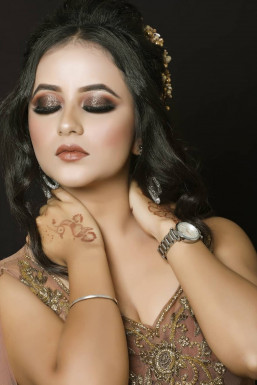 Himanshi Chawla - Model in Delhi | www.dazzlerr.com