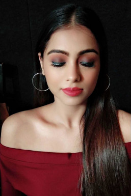 Amreen Huda - Makeup Artist in Mumbai | www.dazzlerr.com