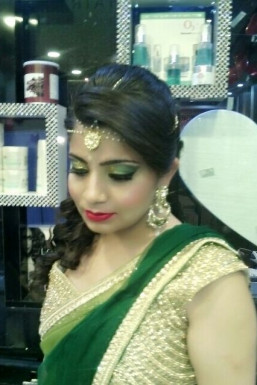 Gagan Deep - Makeup Artist in  | www.dazzlerr.com