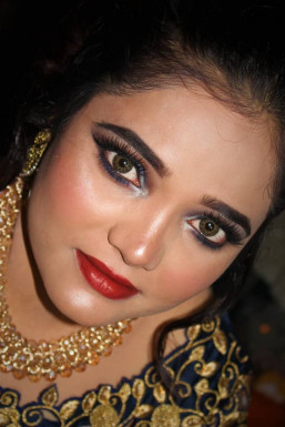 Zeba Mukhtar - Makeup Artist in Kolkata | www.dazzlerr.com