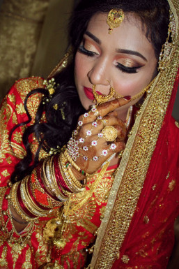 Zeba Mukhtar - Makeup Artist in Kolkata | www.dazzlerr.com