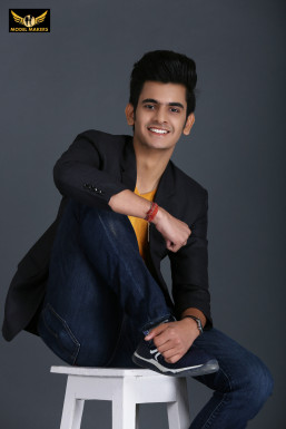 Anjit Chaudhary - Model in Faridabad | www.dazzlerr.com