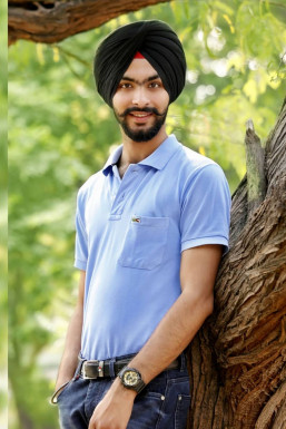 Harmandeep Singh - Model in Bhalswa Jahangir Pur | www.dazzlerr.com