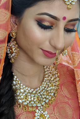 Avleen Kaur - Makeup Artist in Delhi | www.dazzlerr.com