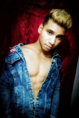 Sidharth Giri - Model in  | www.dazzlerr.com