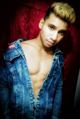 Sidharth Giri - Model in  | www.dazzlerr.com