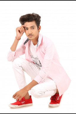 Vikkey Sharma - Actor in -Select- | www.dazzlerr.com