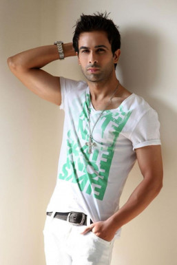 Nimish Pahwa - Model in Delhi | www.dazzlerr.com