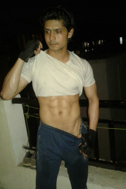 Deepak Kumar - Model in Navi Mumbai | www.dazzlerr.com