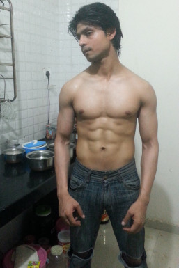 Deepak Kumar - Model in Navi Mumbai | www.dazzlerr.com