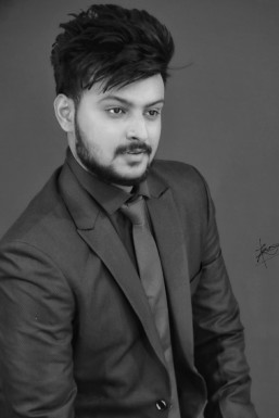 Manish Tiwari - Model in  | www.dazzlerr.com