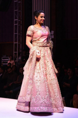 Binita Kar - Model in Pune | www.dazzlerr.com