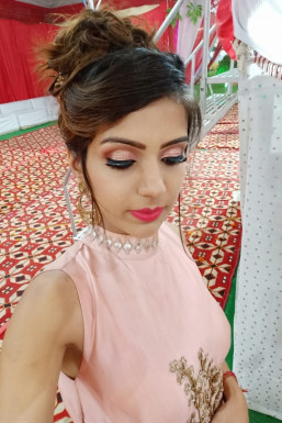 Poonam Singh - Makeup Artist in Delhi | www.dazzlerr.com