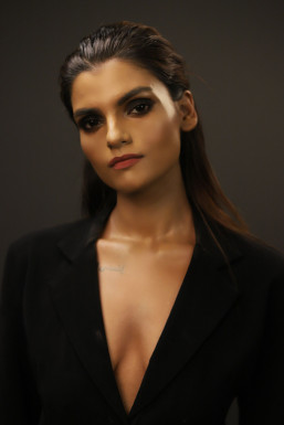 Simone Chhabda - Model in Mumbai | www.dazzlerr.com