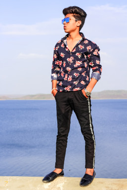 Khalid Afridi - Model in Jabalpur | www.dazzlerr.com