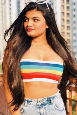 Rheeaa Rai - Influencer in  | www.dazzlerr.com