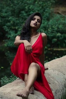 Megha Soni - Influencer in  | www.dazzlerr.com