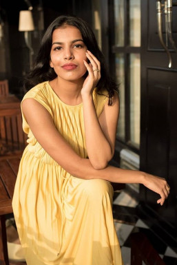 Neha Jain - Influencer in  | www.dazzlerr.com