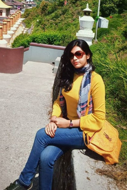 Srijita Ray - Influencer in  | www.dazzlerr.com