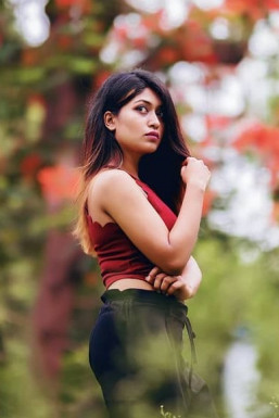 Snigdha Majumder - Influencer in kolkata | www.dazzlerr.com