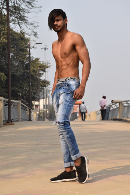 Shubham Raj - Model in Delhi | www.dazzlerr.com