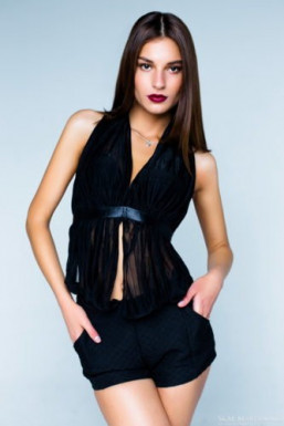 Kateryna - Model in Dallo Pura | www.dazzlerr.com