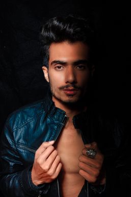 Adeeb Syed - Model in Indore | www.dazzlerr.com