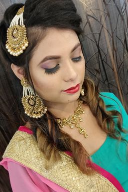 Deepali Negi - Makeup Artist in Chandigarh | www.dazzlerr.com