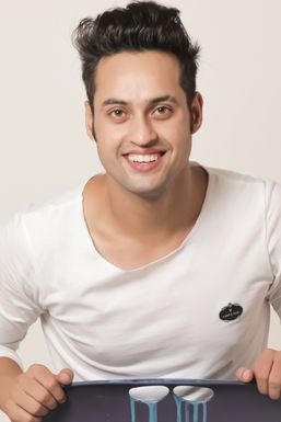 Ummer Khan - Actor in  | www.dazzlerr.com