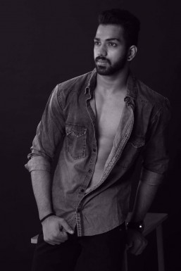 Deepanshu Raheja - Model in Delhi | www.dazzlerr.com