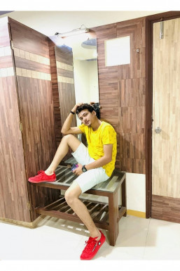 Sumit Anand - Model in Gandhinagar | www.dazzlerr.com