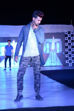 Hitesh Vitthal Badgujar - Model in Pune | www.dazzlerr.com