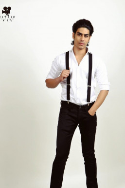 Neil Verma - Model in New Delhi | www.dazzlerr.com